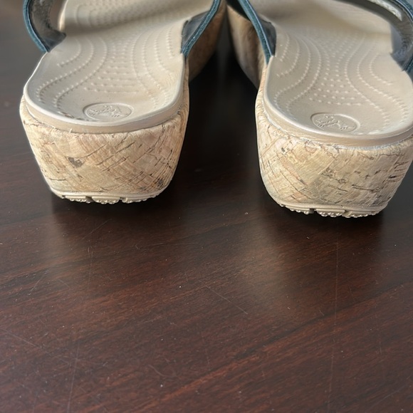 Crocs A Leigh Flower Leather Flip Flop Sandal Cork Platform Wedge Black Size 10 - Picture 13 of 17